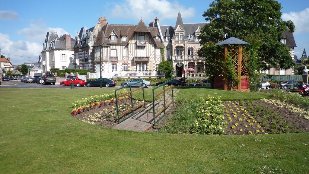 Jardins du Casino, Cabourg, 2009 by Galion14