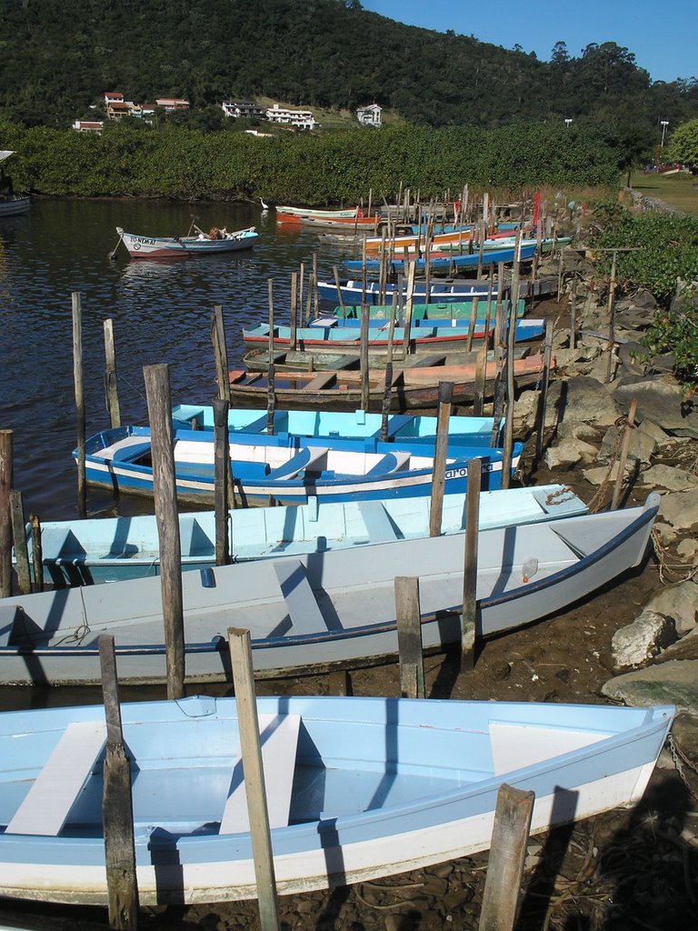 Barcos de Pesca by Mauro Edson Swarofsk…