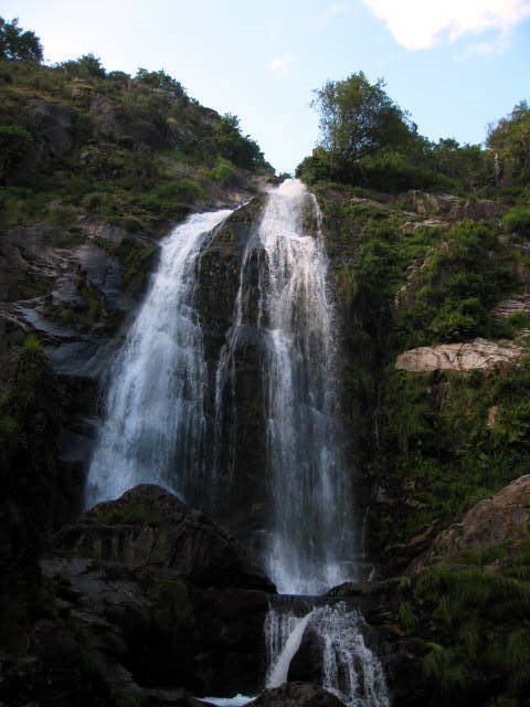 Salto de ferveza ( rio Belelle) by alejandro faraldo