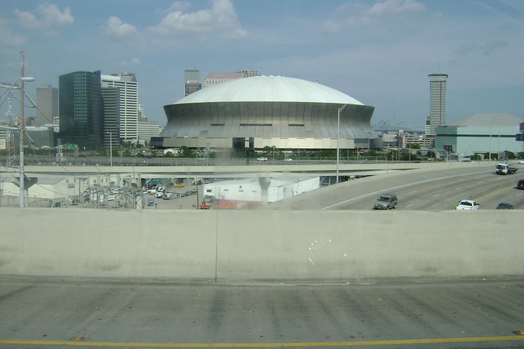 Downtown New orlens Superdome by torvo5