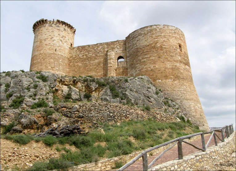 Castillo de Mesones by JOLUCAMA