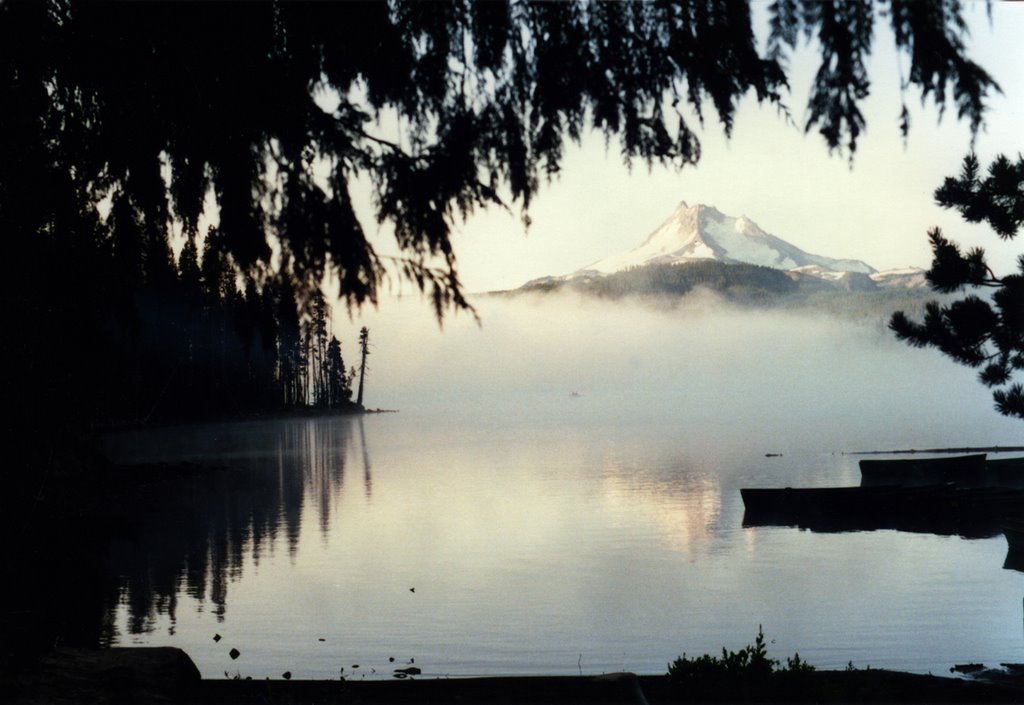 Mt. Jefferson Sunrise over Olallie Lake by SpektrumEnt