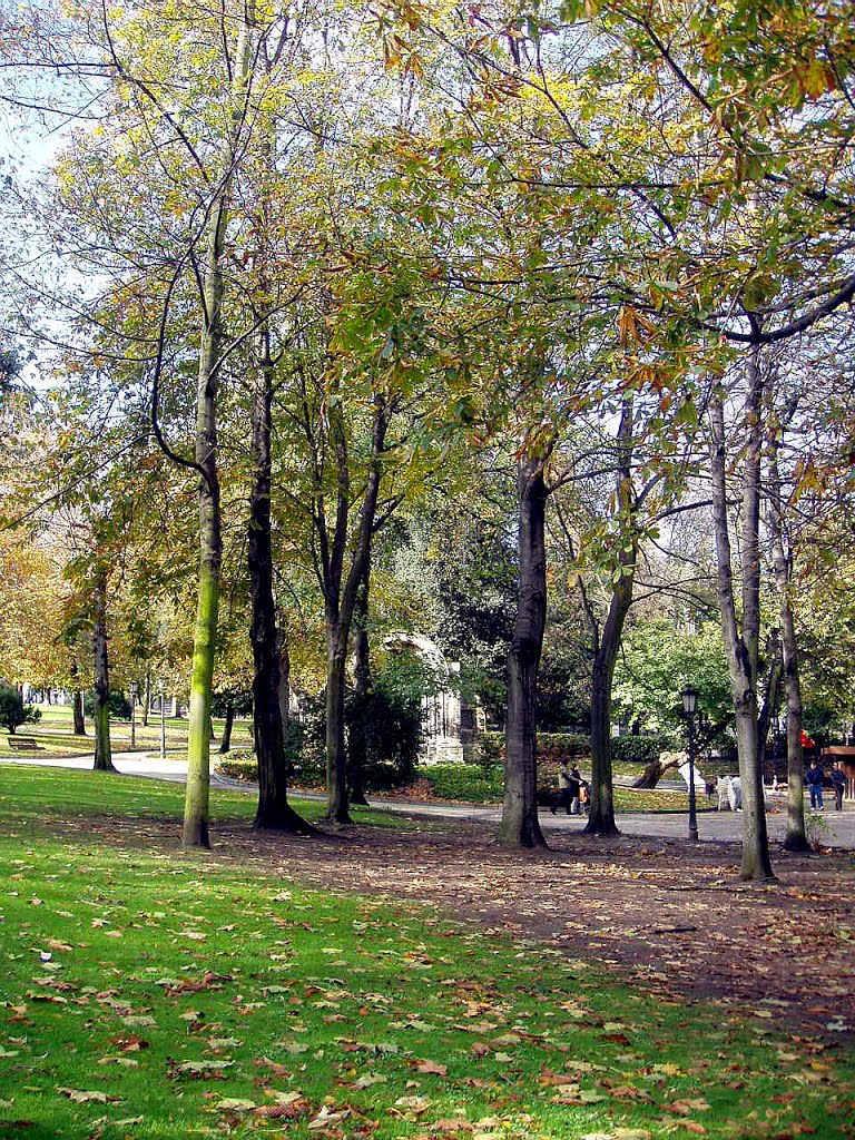 Campo de San Francisco, Oviedo, Asturias by Antonio Alba