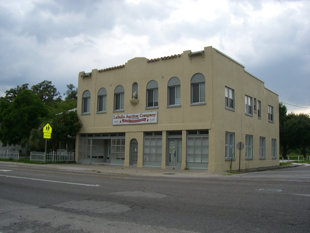 Historic building by bahknee