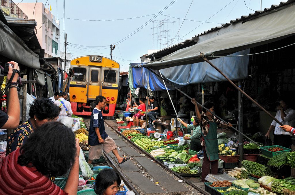 Thailand - Maeklong "Eisenbahnmarkt" by © Sonny☼