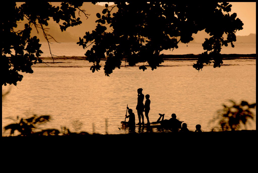 Children playing in the Sunset by Sergio Canobbio