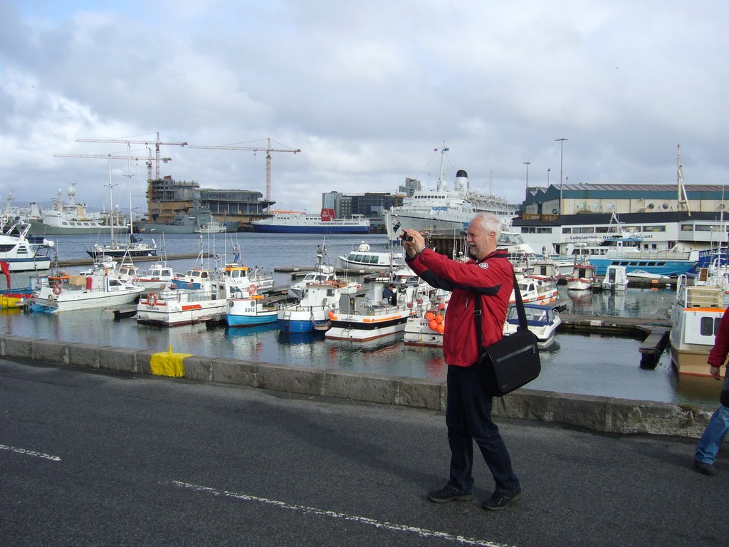 Harbour of Reykjavic by Freek