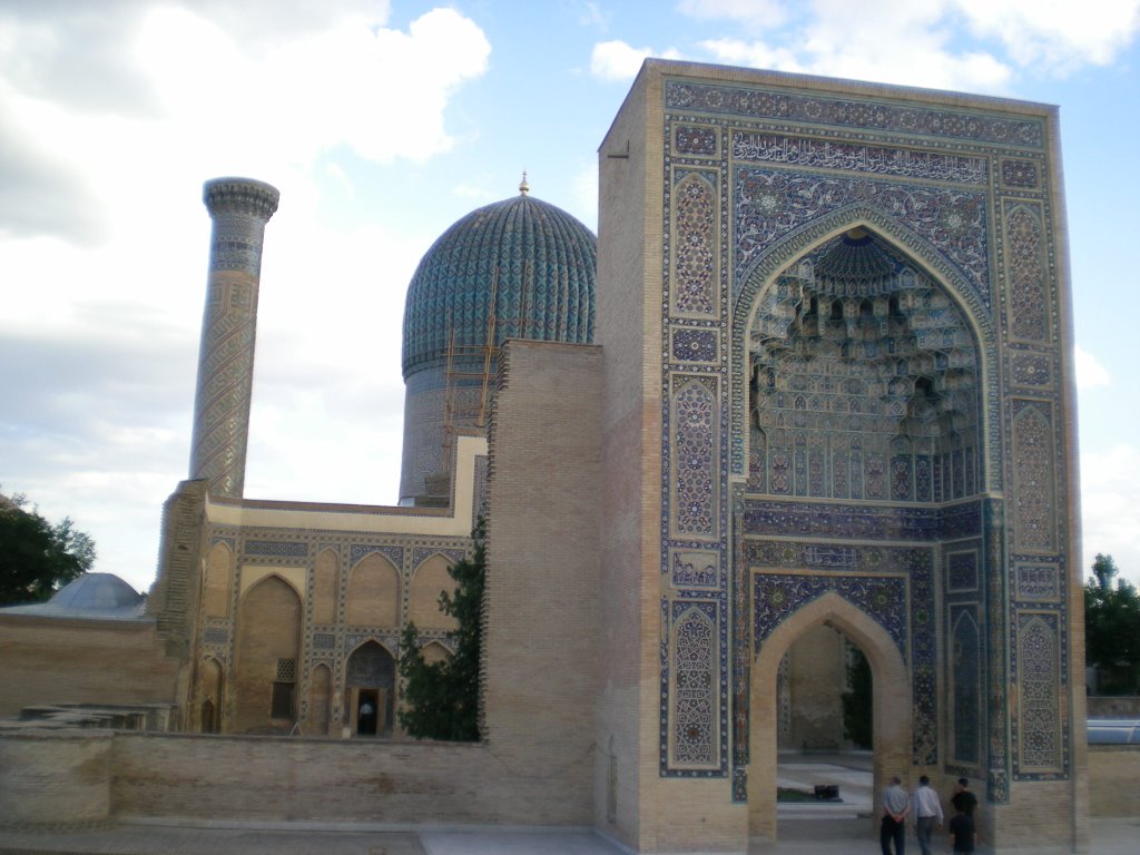 Samarkand - Bibi Khanym mosque by Tarekjon