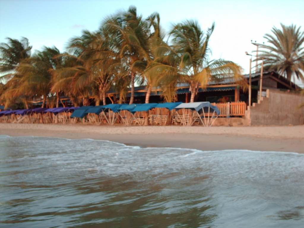 Kioskos en BAhia de Juan Griego by Luis Romero Monro