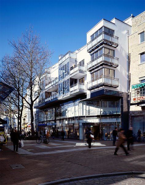 Wohn-und Geschäftshaus Mercado by BJA Architekten BDA