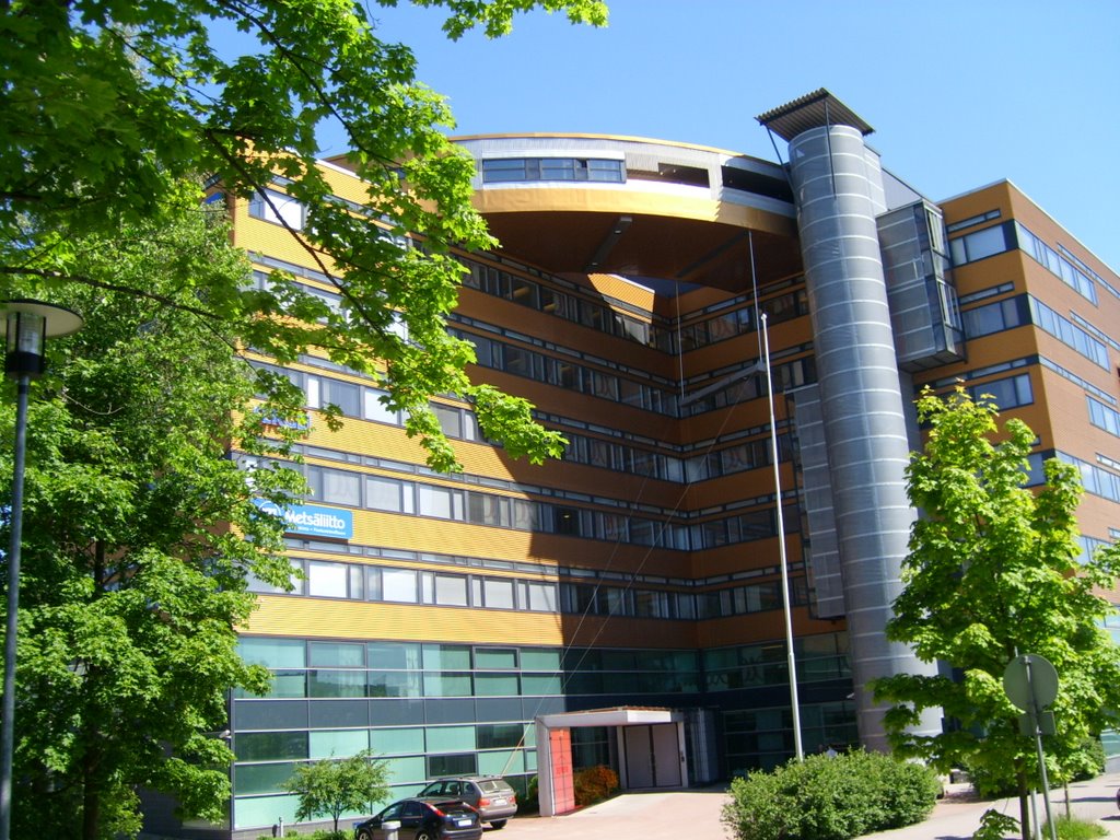 Office building by Petri Saarinen