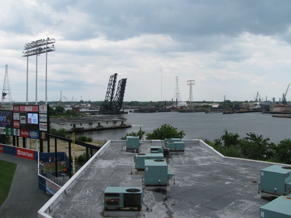 View of the harbor by joenad