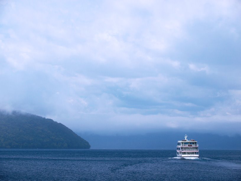 Lake TOWADA by tsushima