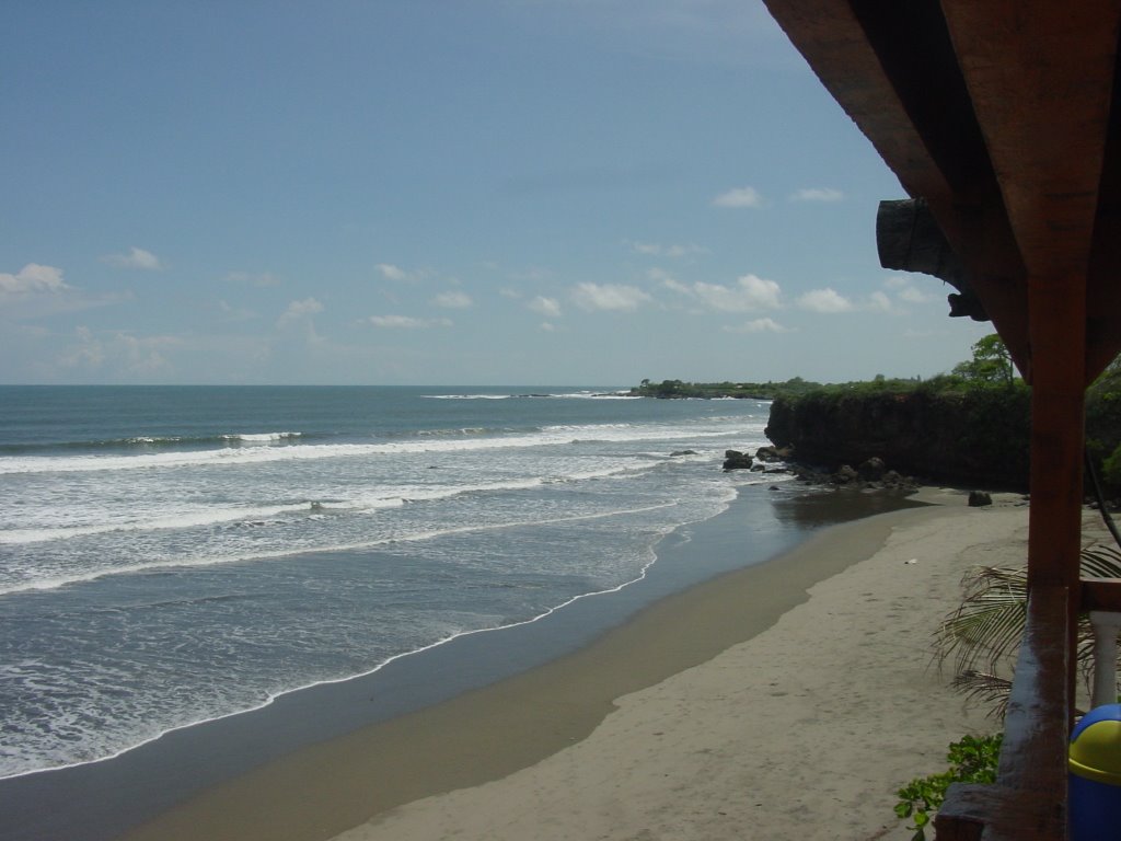 Playa el Icaco, Hotel Torola, El Salvador by earrieta