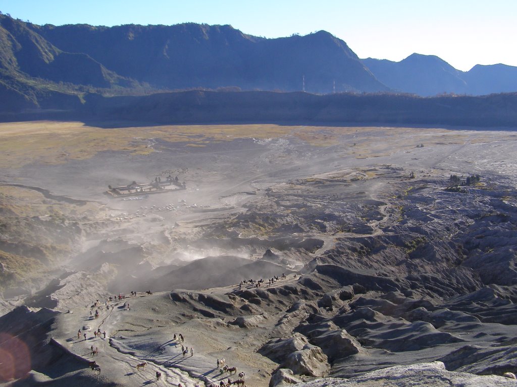 Vieuw over Bromo krater by Babsje Beer