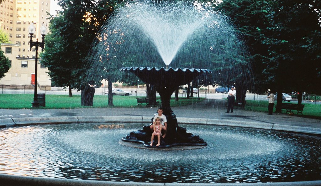 Fountain in Blackstone Park by christophergsmith