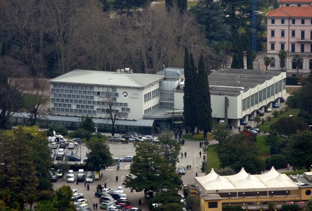 Il Centro Congressi di Riva del Garda visto dall'alto (TN) by Ilda Casati