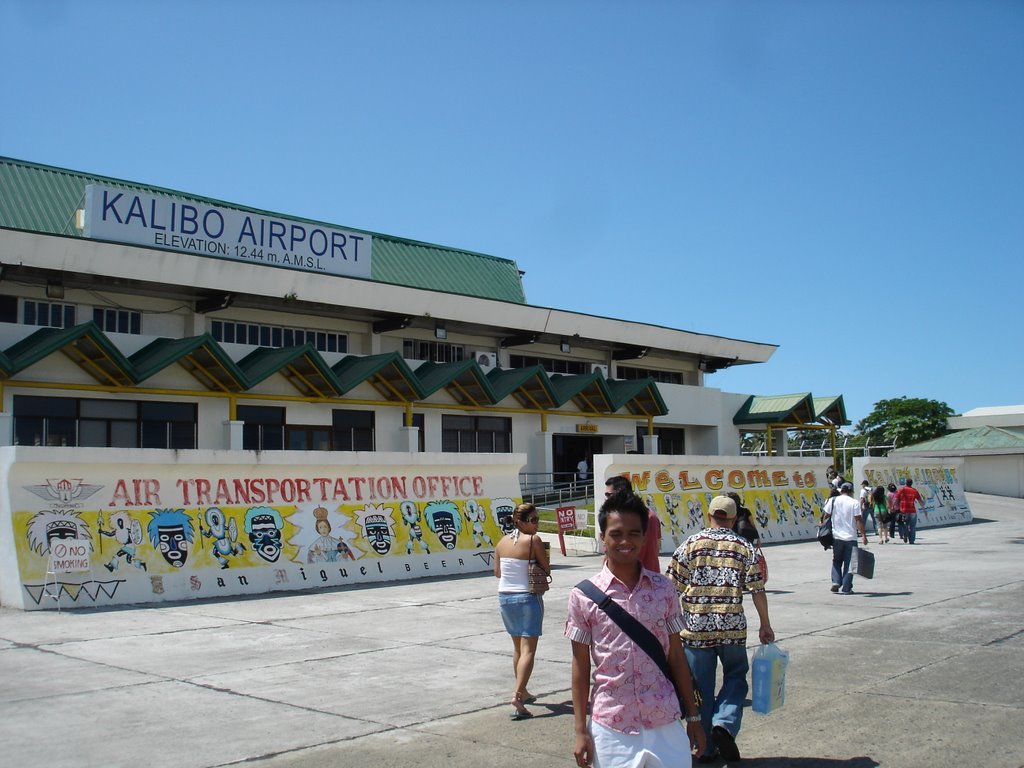 Kalibo Airport, Aklan (Philippines) by Jeff Morrison