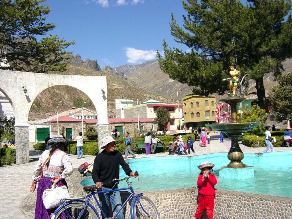 Plaza de Armas del Distrito de Chivay by Patrick Morales C.