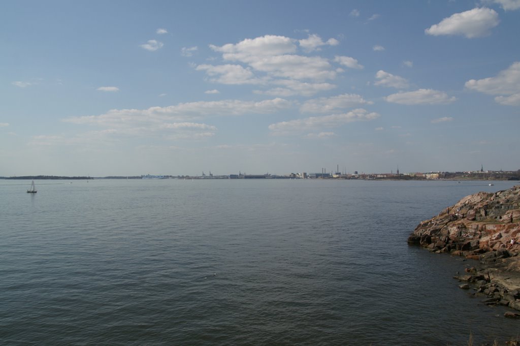 A view from Suomenlinna, Helsinki by Hezu