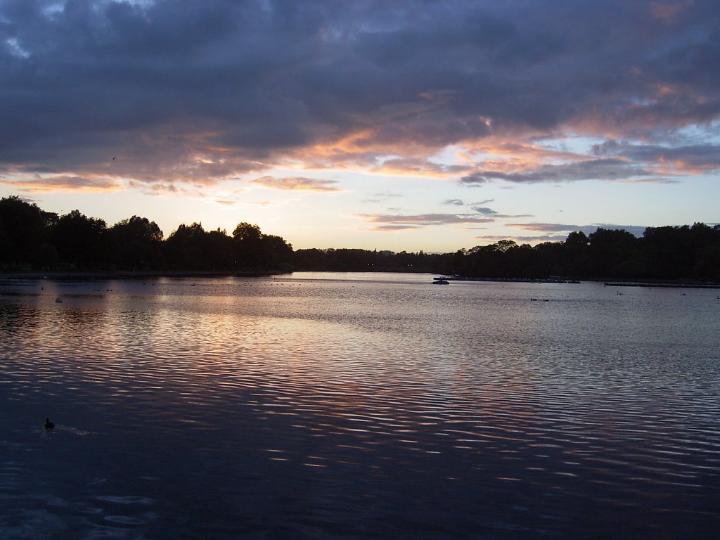 Hyde Park serpentine al atardecer by joseramon.guerra