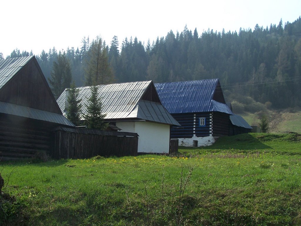 Osturňa - rezervácia ľudovej architektúry by Bibiana Papp