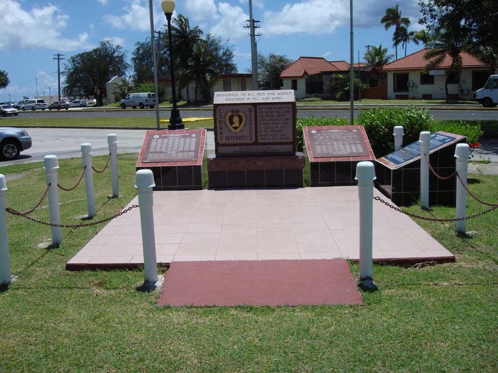 Purple Heart memorial at Skinner Plaza by ChiefinGuam