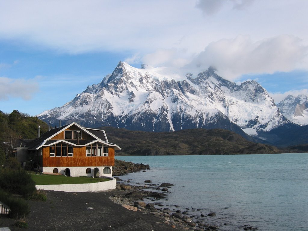 Torres de Paine, Región de Magallanes y de la Antártica Chilena, Chile by Eric Hanscom