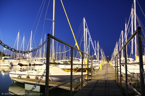 Crépuscule du soir sur le port by Office de Tourisme Saint-Cyprien