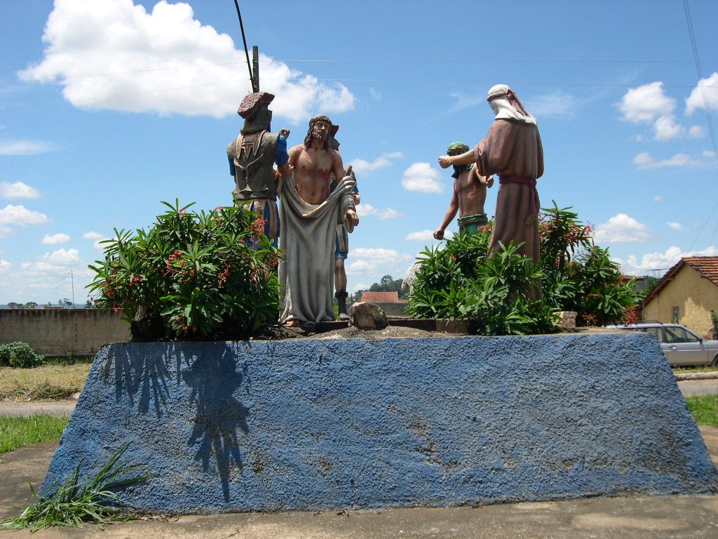 Trindade-GO - 10ª Estação - Jesus será crucificado by Ailton L. Gouveia