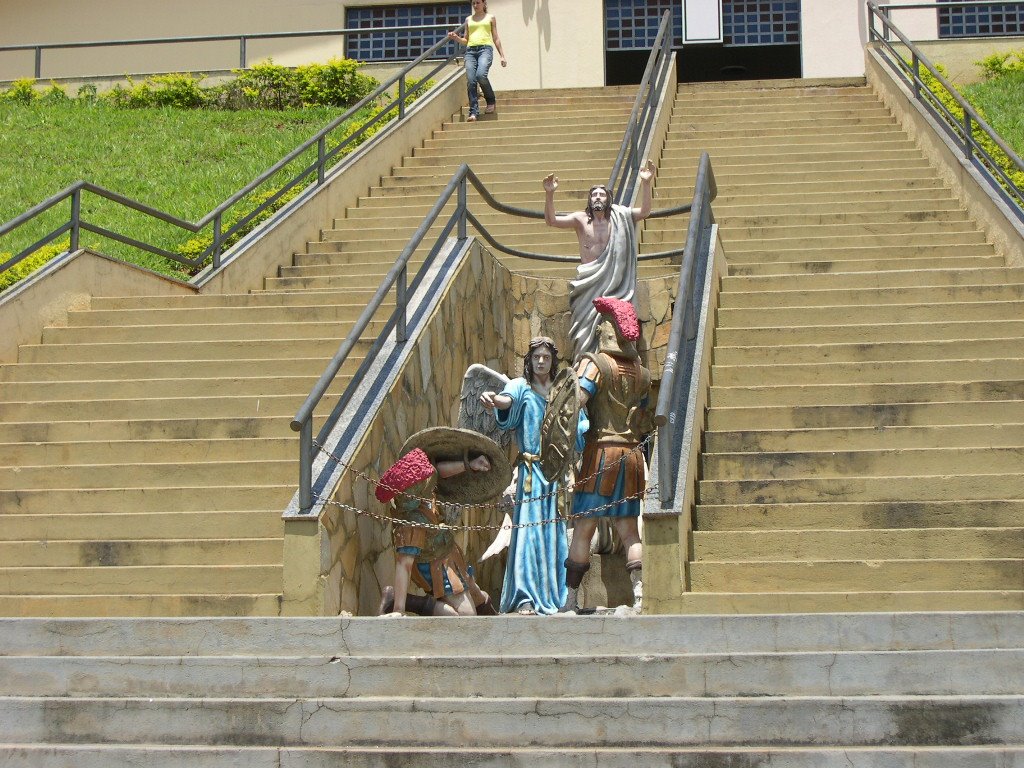 Trindade-GO - 15ª Estação - JESUS RESSUCITA by Ailton L. Gouveia