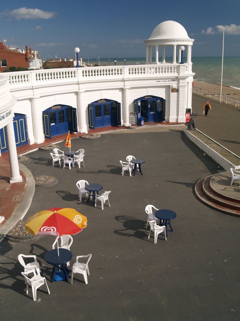 Beachside cafe, Bexhill-on-Sea, East Sussex, UK by ace Hendra