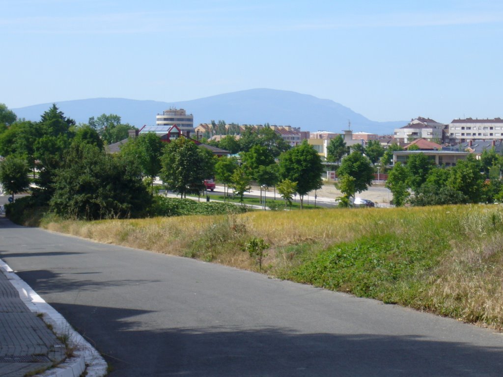 Vista de gasteiz desde calle artzarana by txarli50