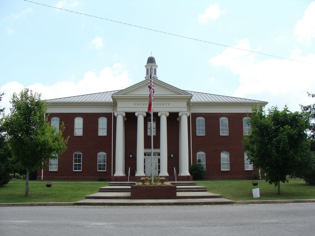 Grundy County Courthouse by Buddy Rogers