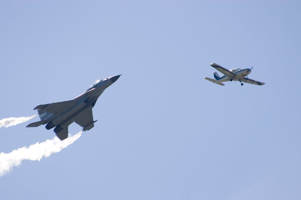 MAKS-2005 airshow in Zhukovskiy / Moscow region, Russia by Sergey Ashmarin