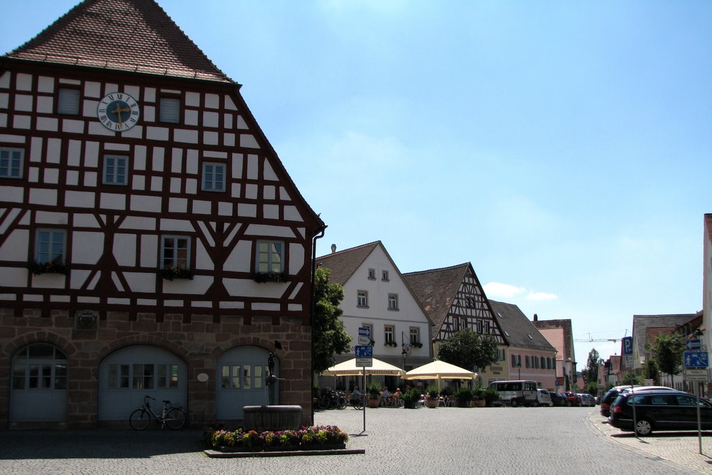 Hilpoltstein, Marktplatz by gerhardknoe