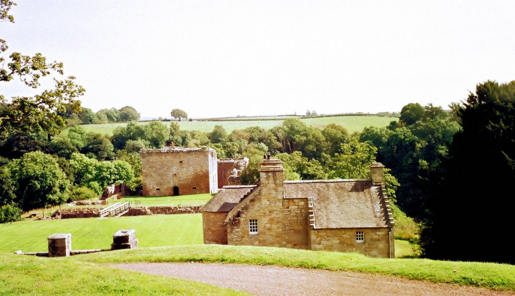 Craignethan Castle by Noel Wallace