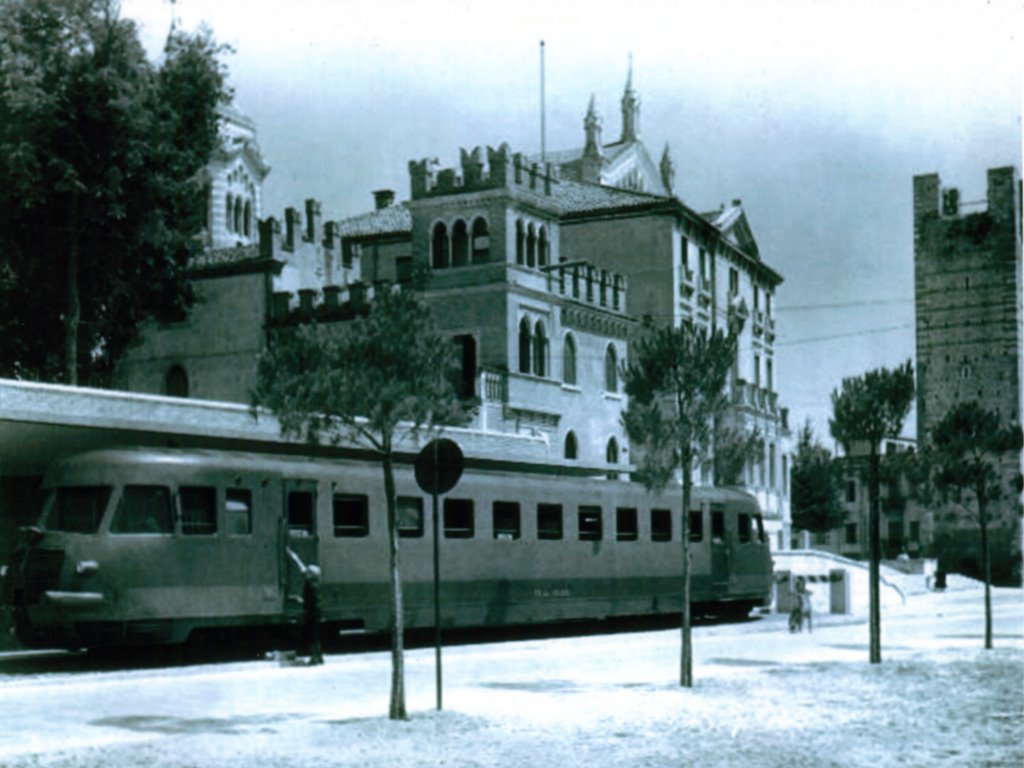 Lonigo (Vicenza) stazione Ferroviaria anni 50 by Flaviano Pellizzaro