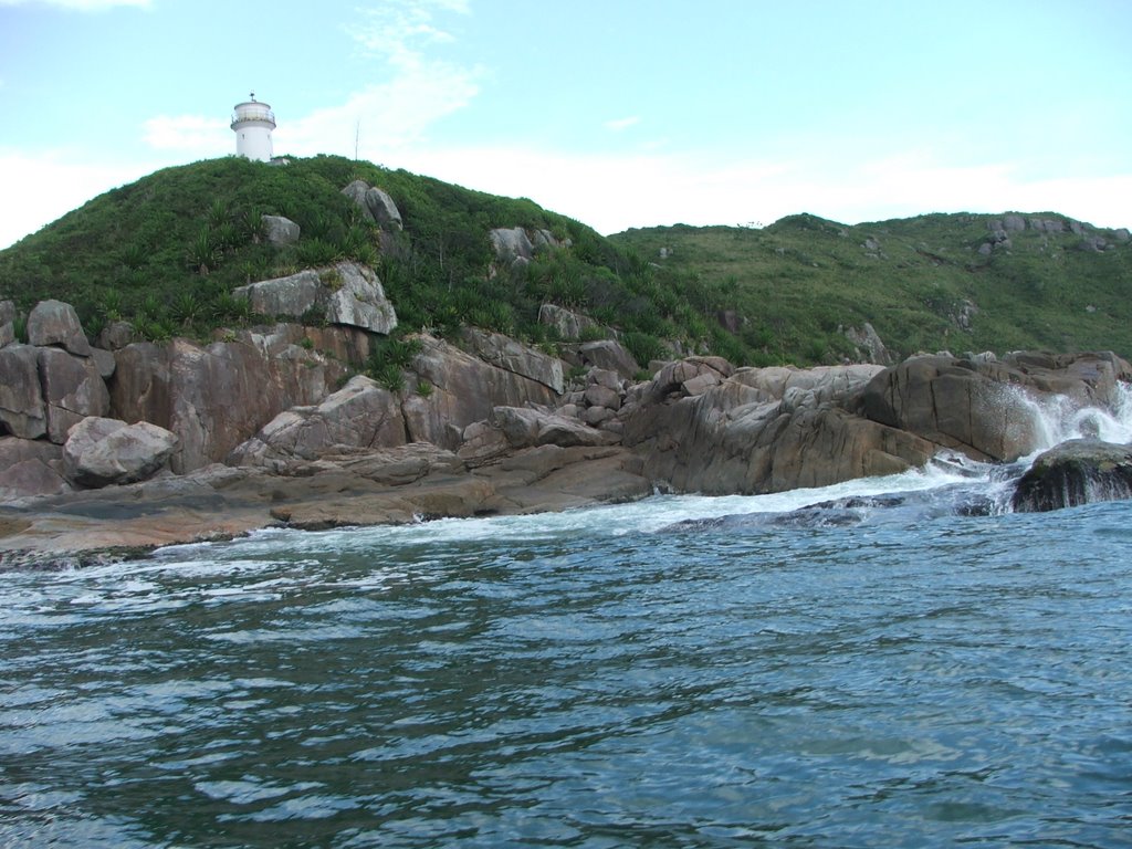 Farol dos Naufragados by Ed Fernandes