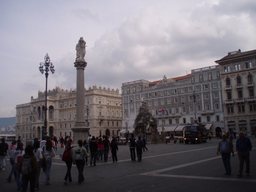 Trieste, piazza dell'unità by bri k