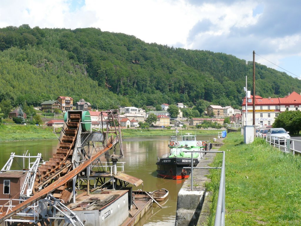 Die Elbe in Decin by Robert (elch)