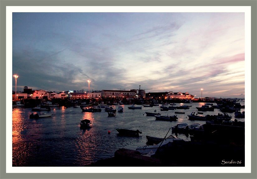 Nocturna muelle pesquero by serafingomez