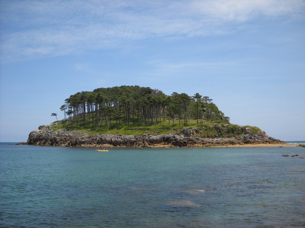 Lekeitio Isla de San Nicolas by gorejorge