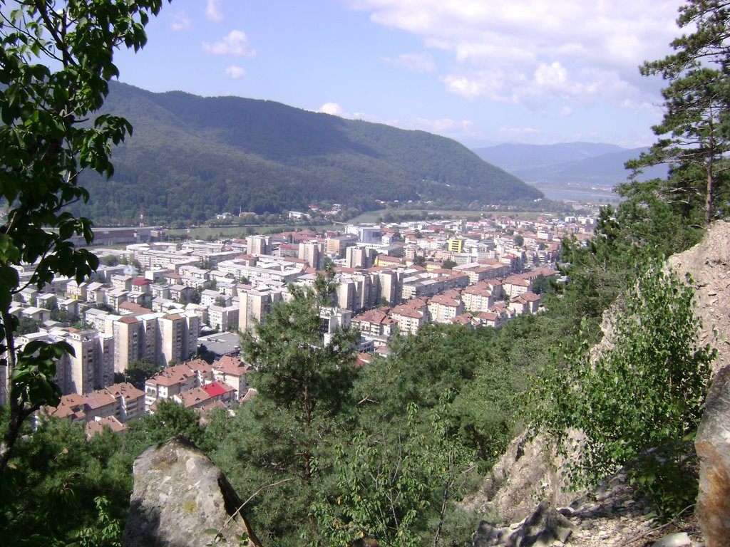 Cartierul Maratei vazut de pe Pietricica(versantul sudic) by sunt celebru