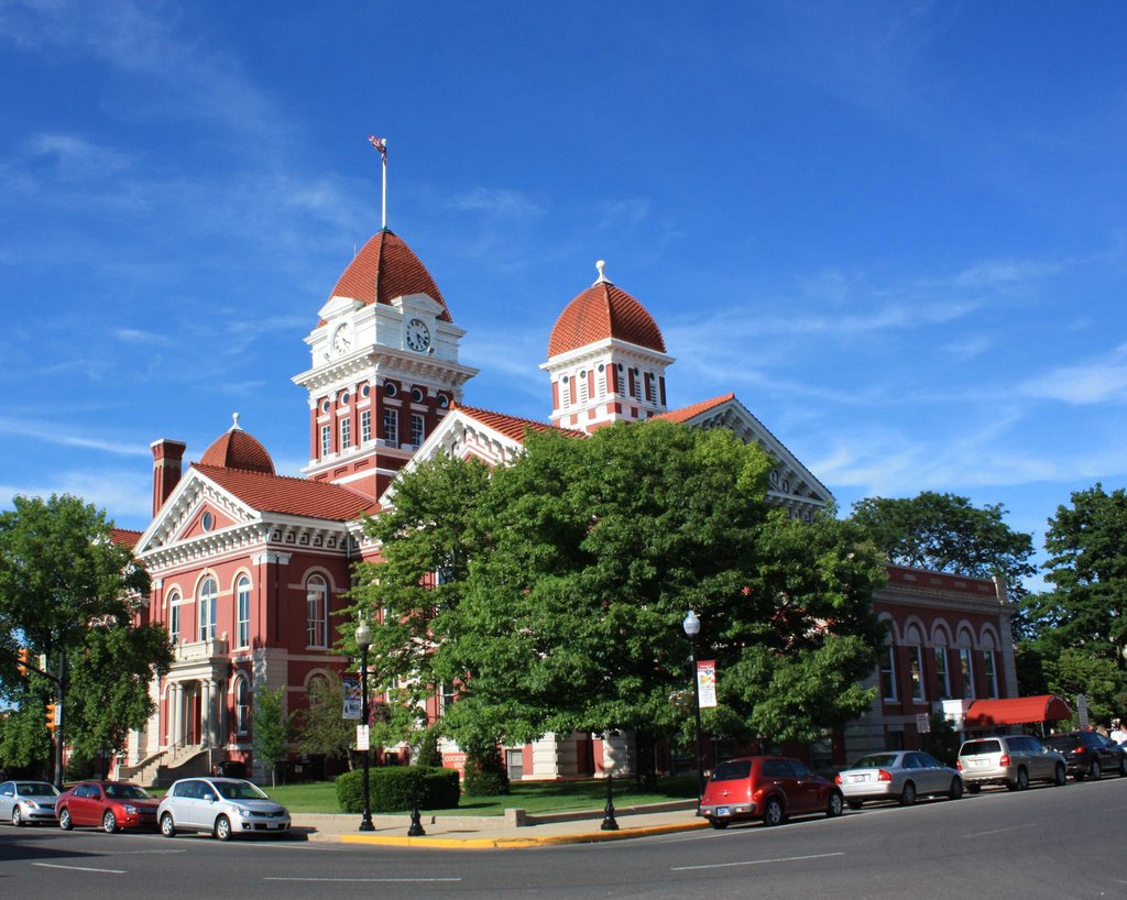 Old Lake County Courthouse by Stu.Seman