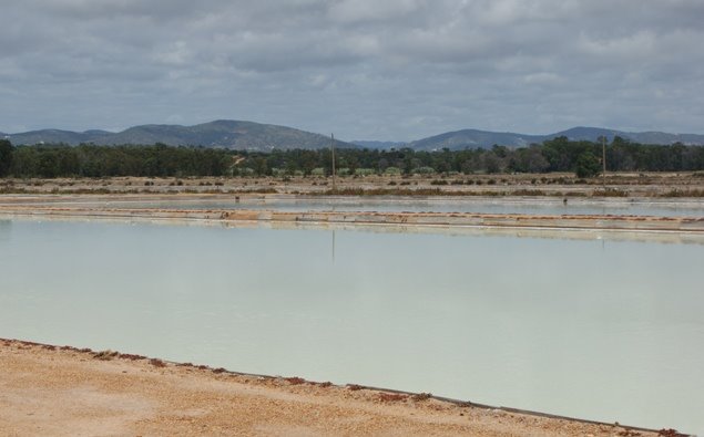 Salt evaporation ponds by Rui Rilhó