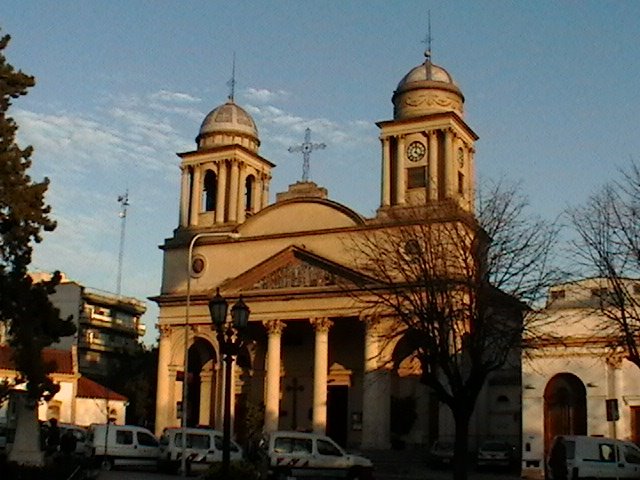 Catedral de Morón. by ©Chaydeé