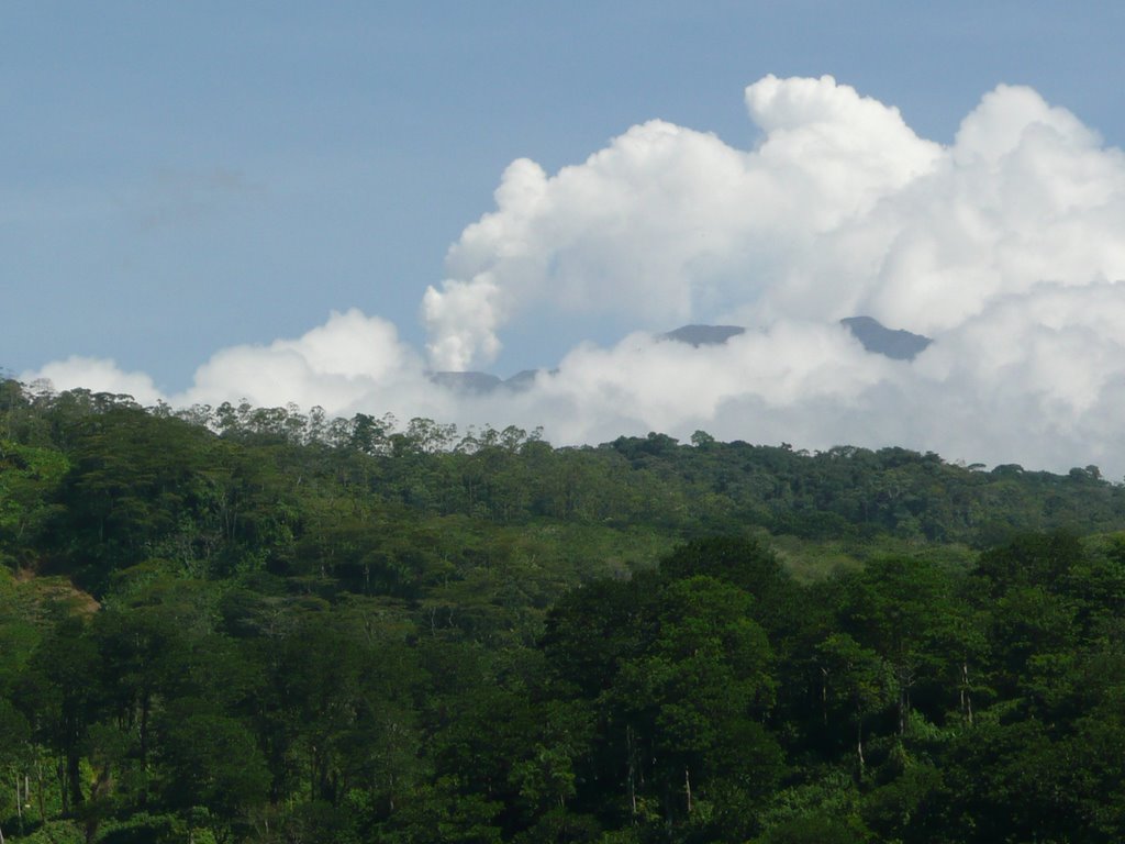 Volcan Turrialba desde Eslabon by ALBERTO  TV