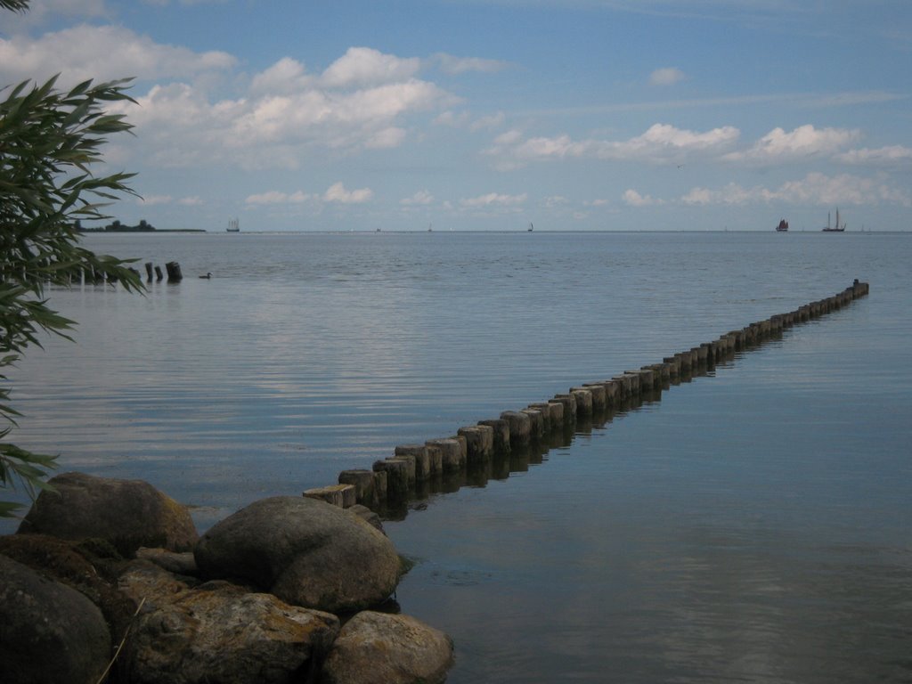 IJsselmeer near Enkhuizen by interceptor.nl