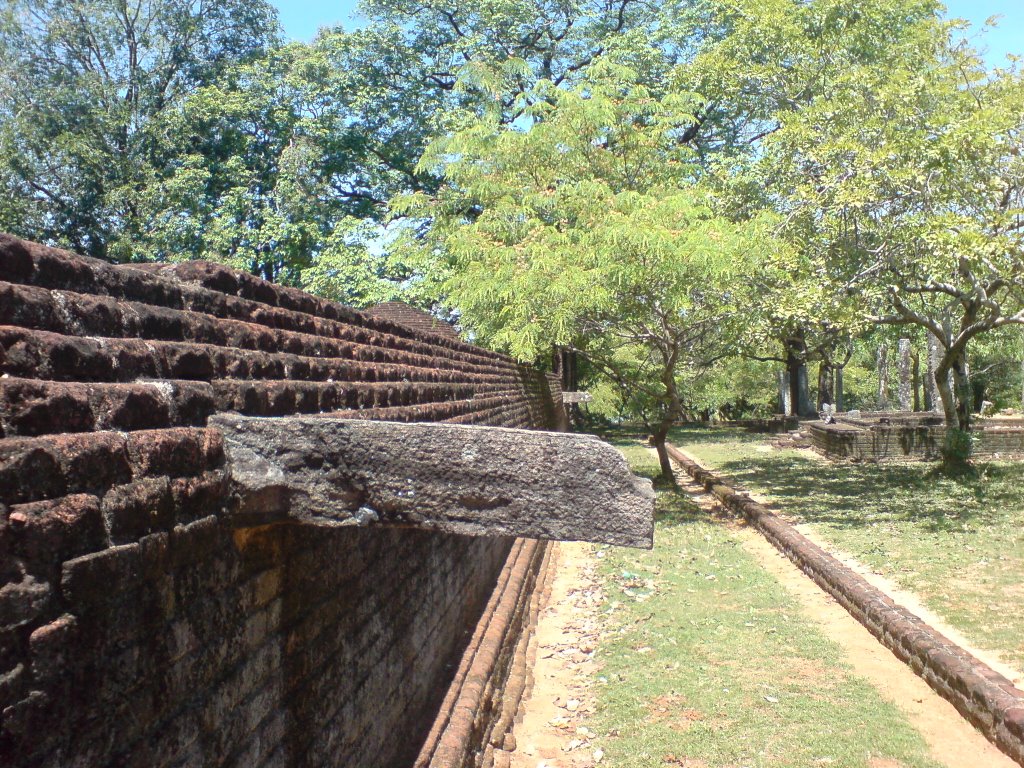 Weephole on pogul vihara by S.M.S.P.Senanayake